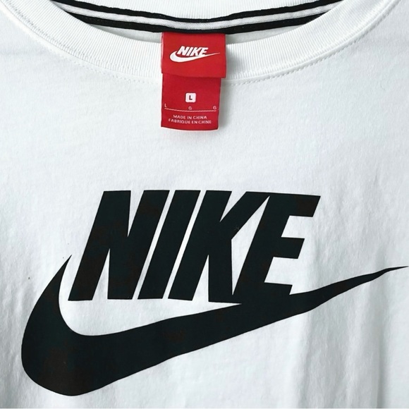 Nike Sportswear Women's Long Sleeve Shirt with Side Slit - Picture 5 of 5